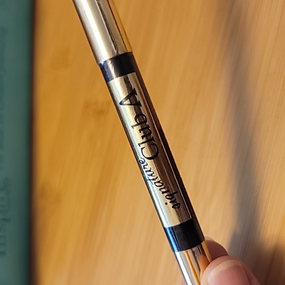 Signature Club A One Stick Solution